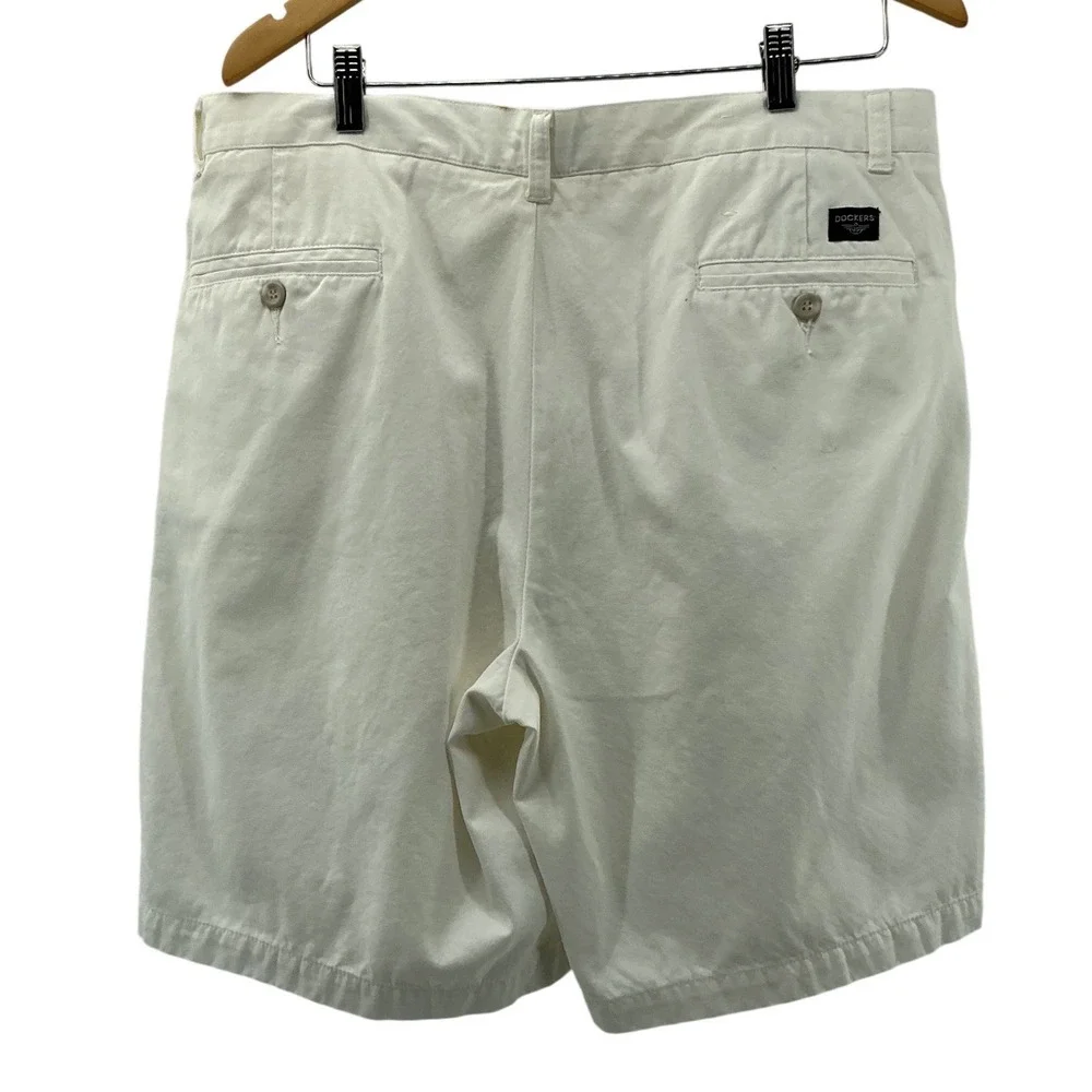Dockers Mens Pleated Relaxed Fit Shorts W36 Off White Cream 100% Cotton‎ Chino